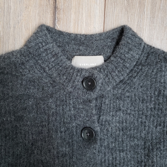 Everlane cropped alpaca cardigan - Picture 4 of 7